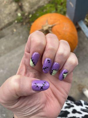 Halloween art by Rachel at Bell Nails