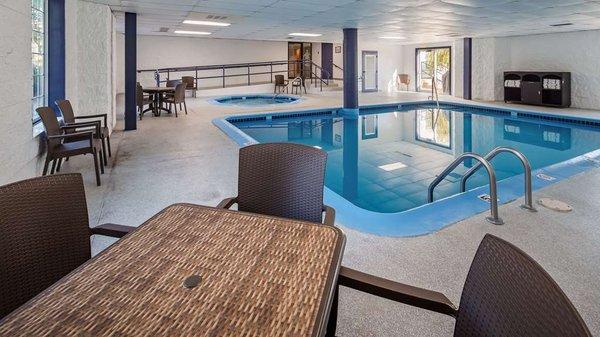 Charlevoix Inn and Suites