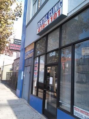 Side shot showing that the dental clinic is right next to North Figueroa Animal Hospital