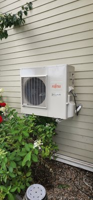 Fujitsu 24000 BTU outdoor condenser installation