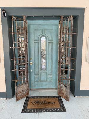 Gorgeous front door..