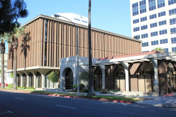 Front view of the Main Branch- Victor Miceli Law Library