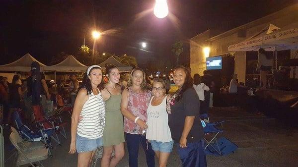 Teresa, Becca, Sophie, Katherine and Natalie enjoying a night of worship! Thank you House of Grace