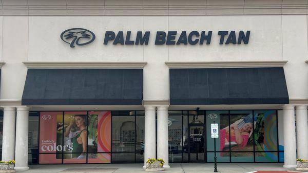 Exterior of the Palm Beach Tan Salon.