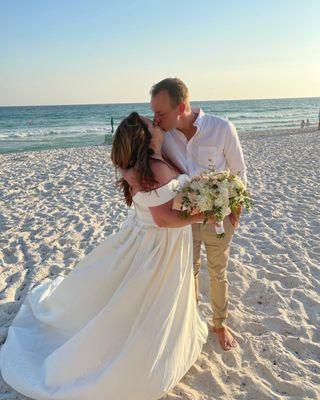 My bouquet and the moment I became Mrs Godin