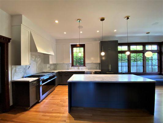 We just completed a post-construction cleanup in this 6000 sqf home in Oakland.  Kitchen