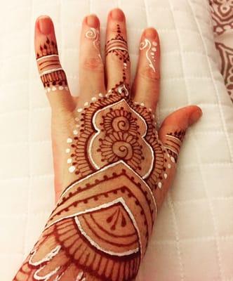 Henna stain and white glam