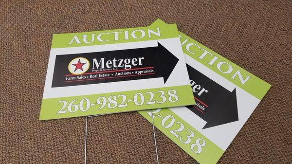 Auction Yard Signs at Blue River Digital