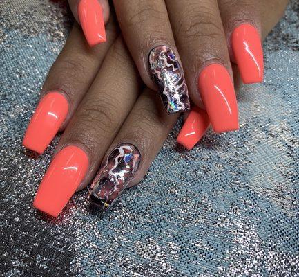 Shellac coffin acrylic nails with design