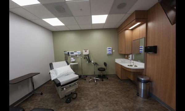 Mercy-GoHealth Urgent Care East Battlefield - Springfield, MO Patient Exam Room