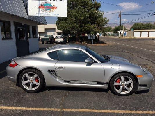 Rocker graphics on Porsche