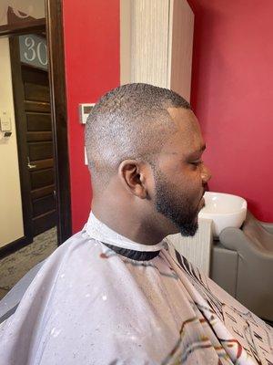 T.G.C. Barbershop Light fade & beard lining