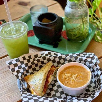 Keto cowboy cheeseburger soup, jalapeño popper sandwich on keto bread, matcha lemonade.