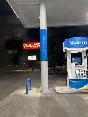 Gassing up, with five dogs    in tow, at Valero!