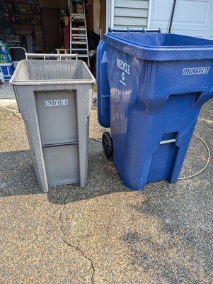 We also do garbage and recycle bins clean outs ! Contact us today for a quote