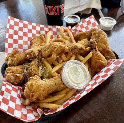 6/9/23 10-piece bone-in wings combo $19.99