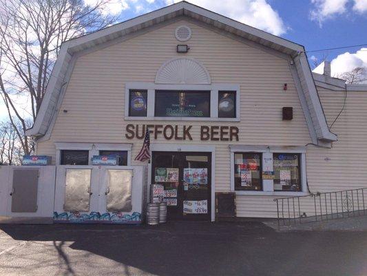 Best selection of craft beer.Also sells soda,ice and propane.