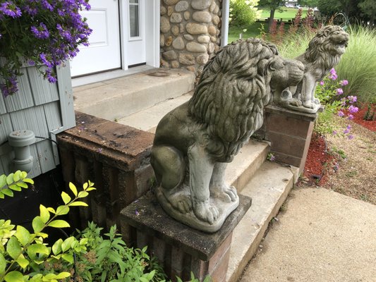 Left porch entrance before Allen Masonry. Ugly cinder block sides and crumbling concrete.