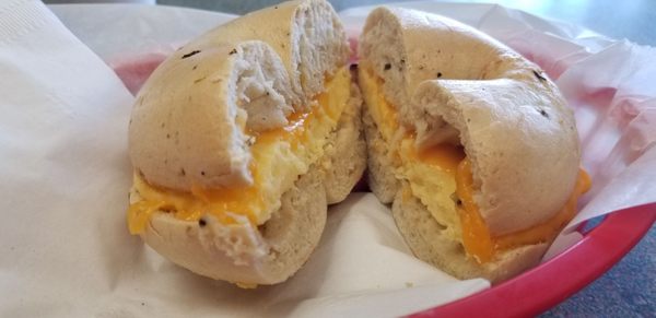 Jalapeño bagel with egg & Cheddar cheese