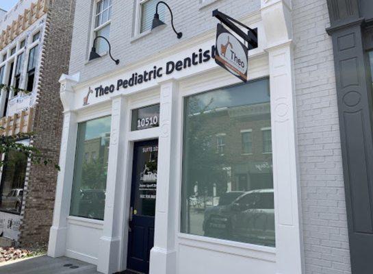 Theo Pediatric Dentistry - Norton Commons