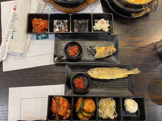 Banchan (small side dishes)