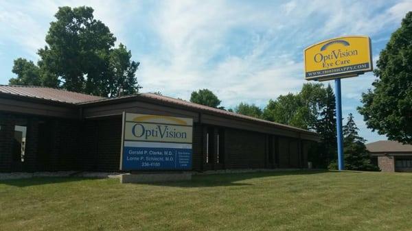 Oshkosh West Location Outside Clinic