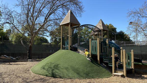 Excellent play structure