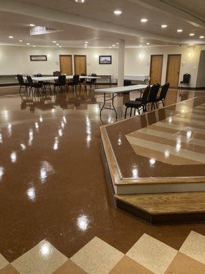 Stripping and waxing vinyl flooring