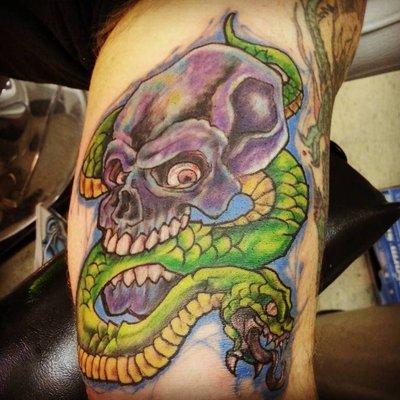 inner arm color skull