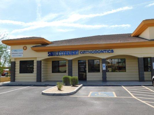 We welcome you to visit and tour our Orthodontist office on Greenway near 32nd Street.