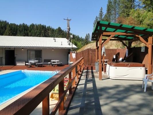 Pool, hot tub area.