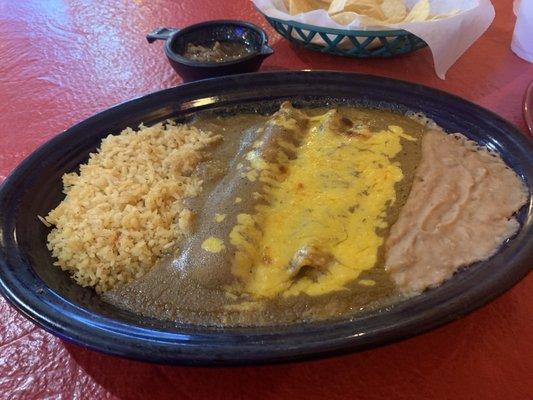 Señorita hot plate (I did request extra Chile gravy)