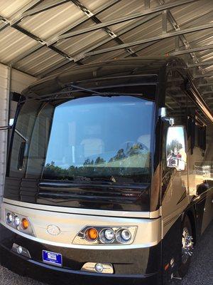 Motor home windshield replacement