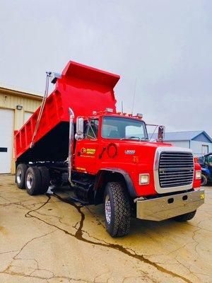 Dump truck