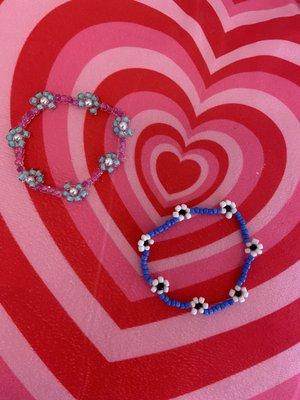 We made these mini flower bracelets in our Sparkle kids camp!