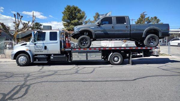 Towing service in Las Vegas! El Mexicano Towing.