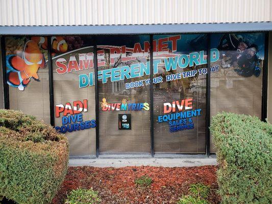 Dive N Trips windows facing Street (Serpentine Lane)