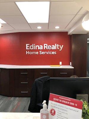 Inside - Edina Realty Wayzata