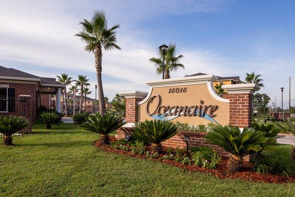 Oceanaire Apartments! Less than 10 minutes from EVERYTHING!