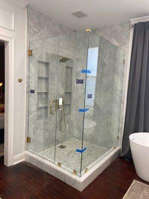 Frameless Shower