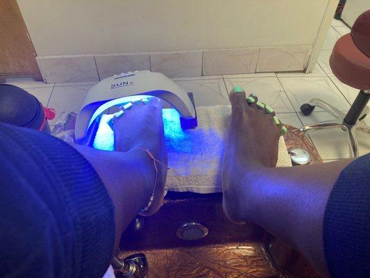 Gel pedicure