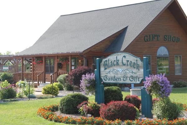 Black Creek Garden & Gift is an enchanting log cabin gift shop, fashion boutique and an outstanding garden center.