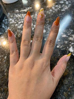 Simple gel manicure design