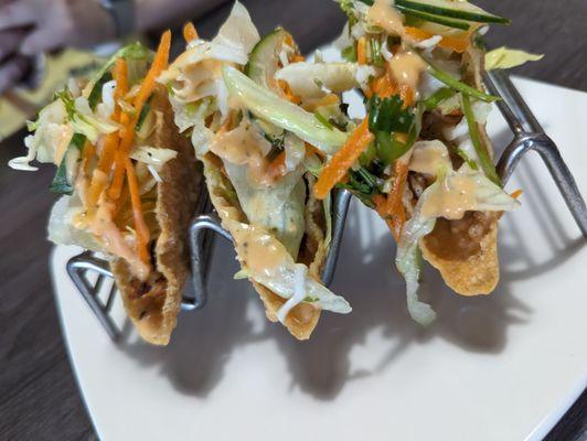 Wonton tacos