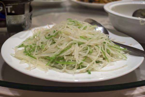 涼拌土豆絲 Cold Shredded Potato With Garlic