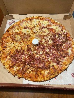 XL, 18" pizza. Yum! Try it!