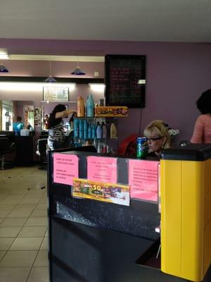 Reyna's Hair & Nail Salon