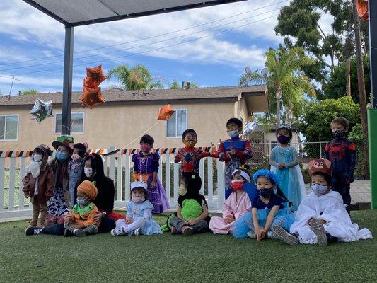 Costume Parade & Performance! These kiddos sang their hearts out in Chinese! Good job!