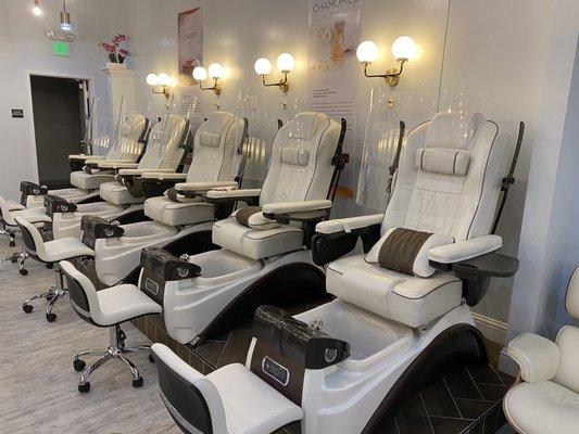 New spa chairs with pedi guards