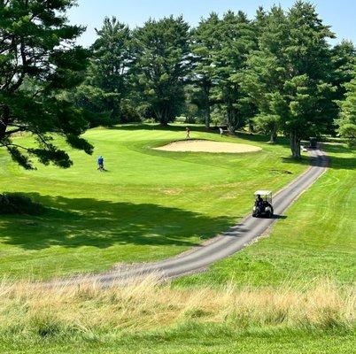 We have three state-of-the-art Trackman bays open to the public.
Experience indoor golf, munch on some food, and have a few d...